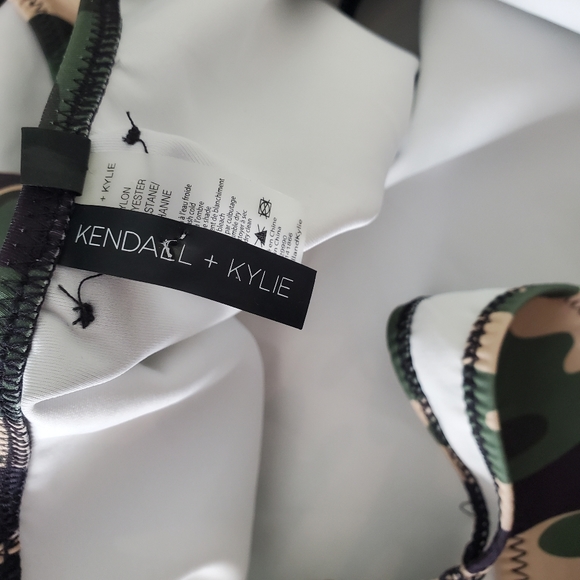 Kendall and Kyli bathing suit. - Picture 6 of 11